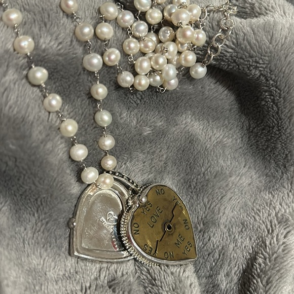 Mars and Valentine Spectacular “Love Meter” Locket-Boutique